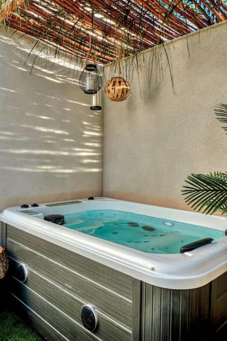 Suite Con Jacuzzi En La Montana. Catadau Bagian luar foto